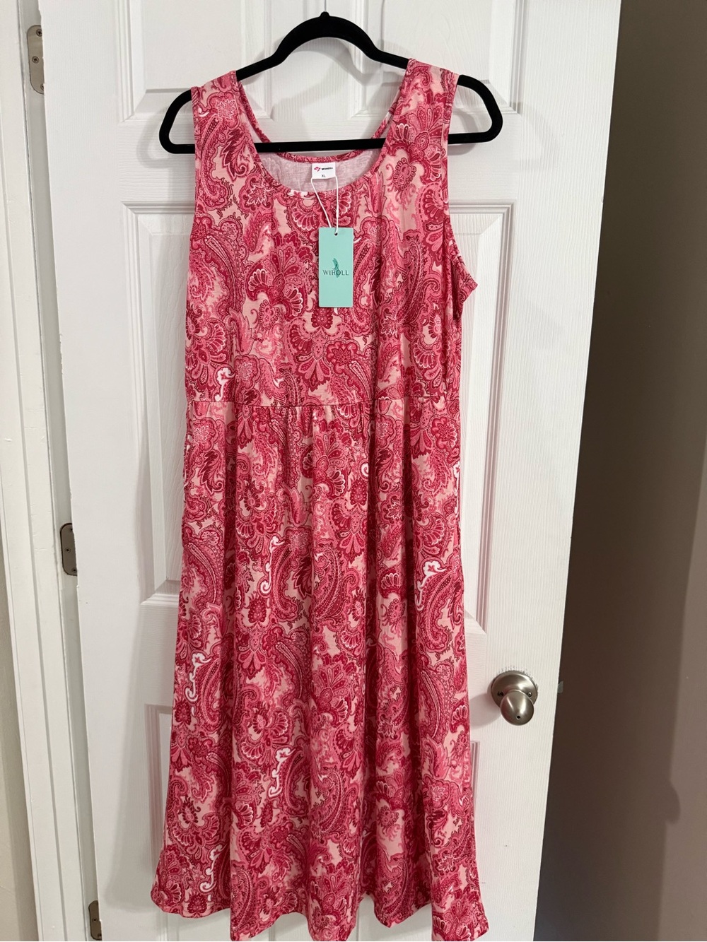 NWT women’s Wendy Bellissimo Pink Paisley Sleeveless Dress XL